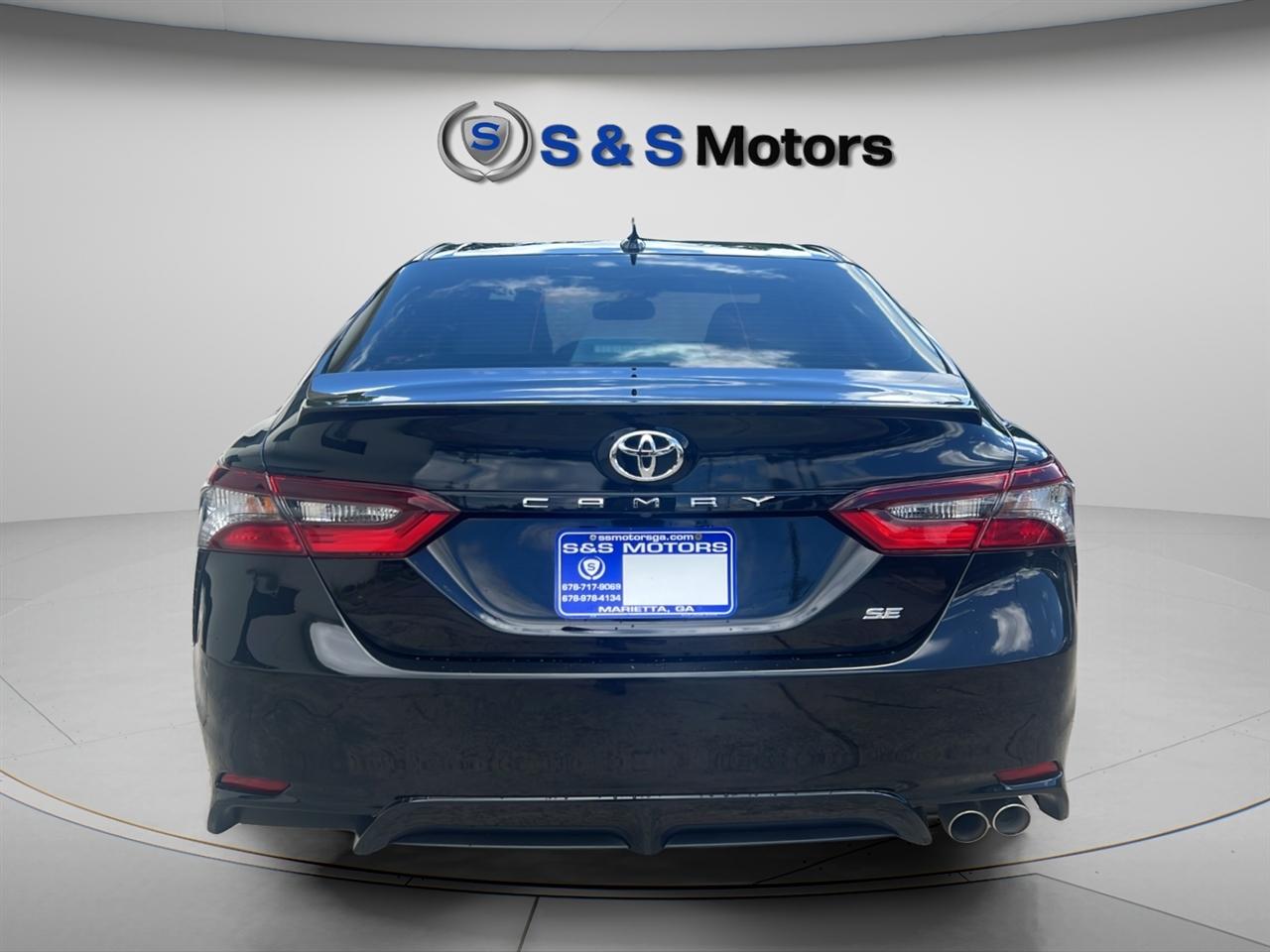 Toyota Camry SE Auto (Natl) 2022
