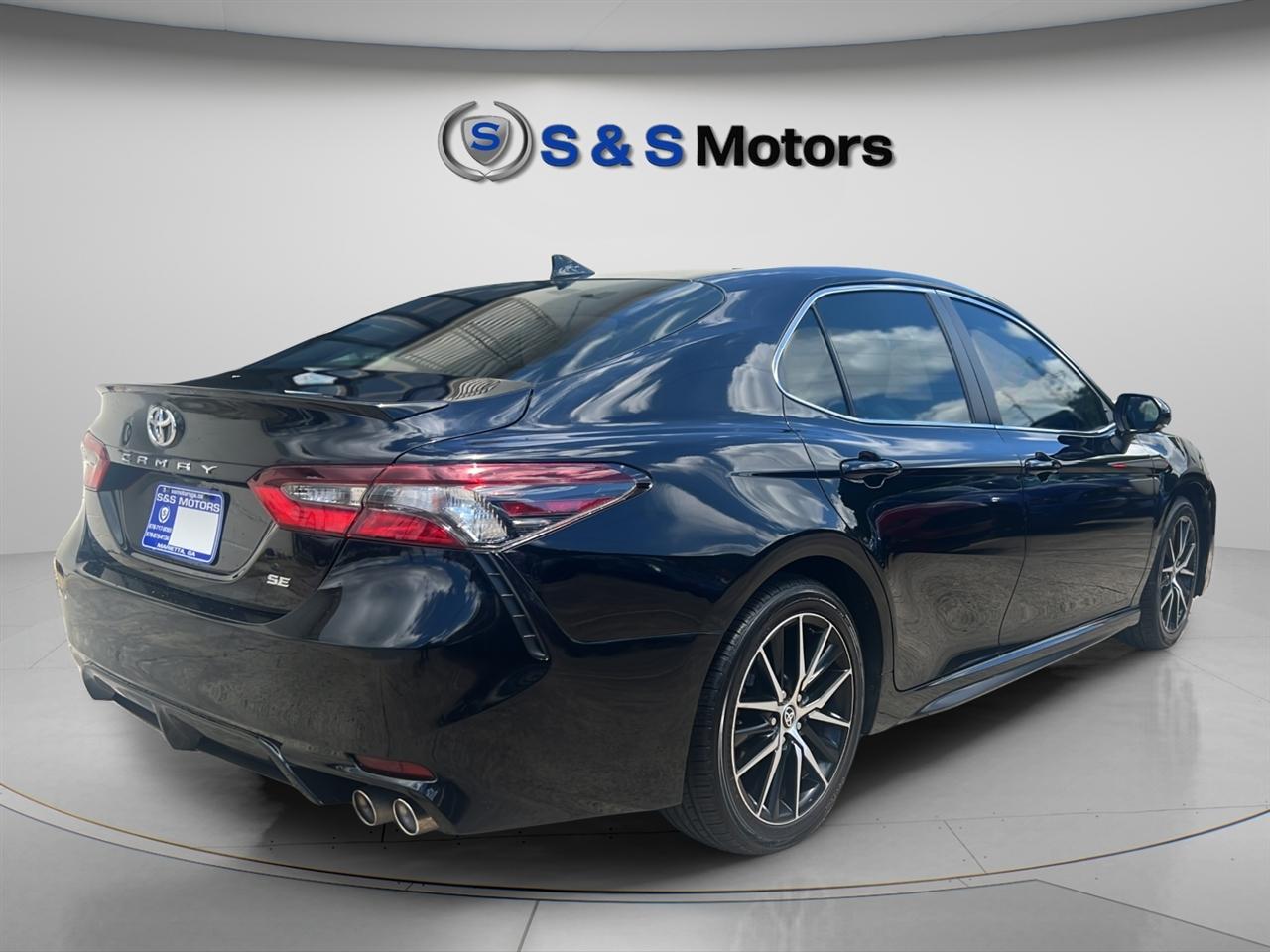 Toyota Camry SE Auto (Natl) 2022