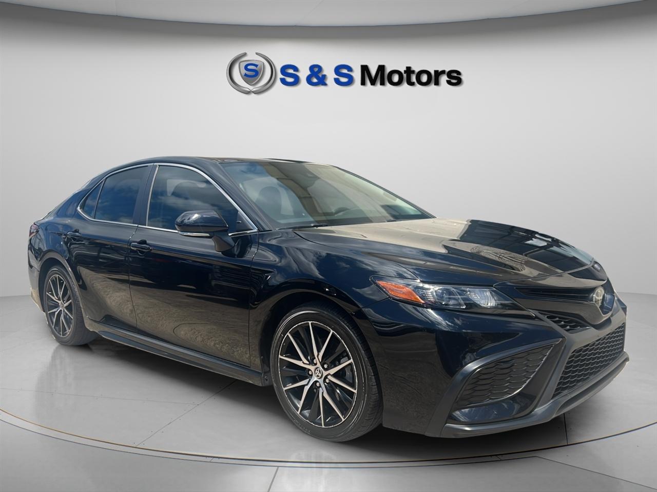 Toyota Camry SE Auto (Natl) 2022