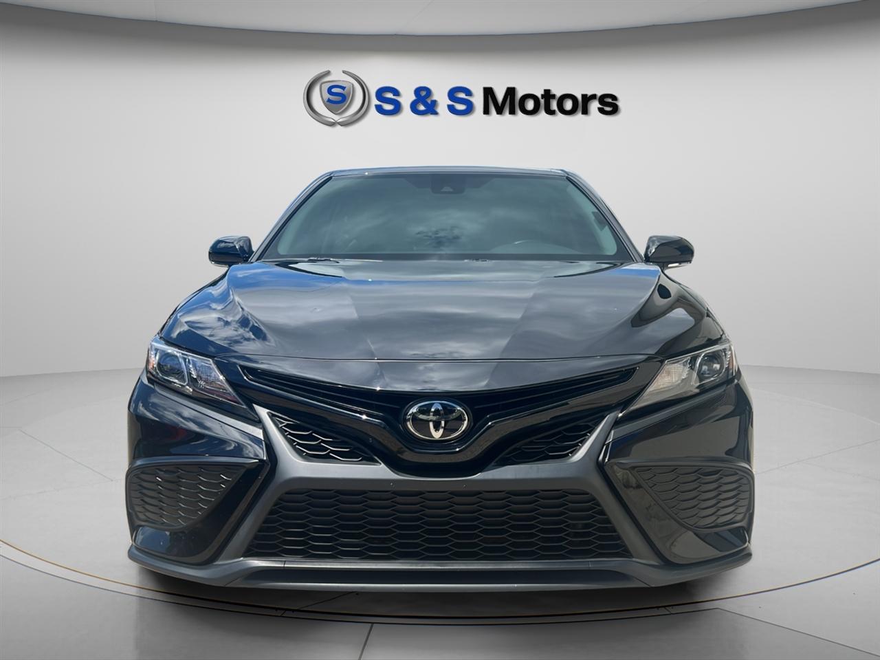 Toyota Camry SE Auto (Natl) 2022