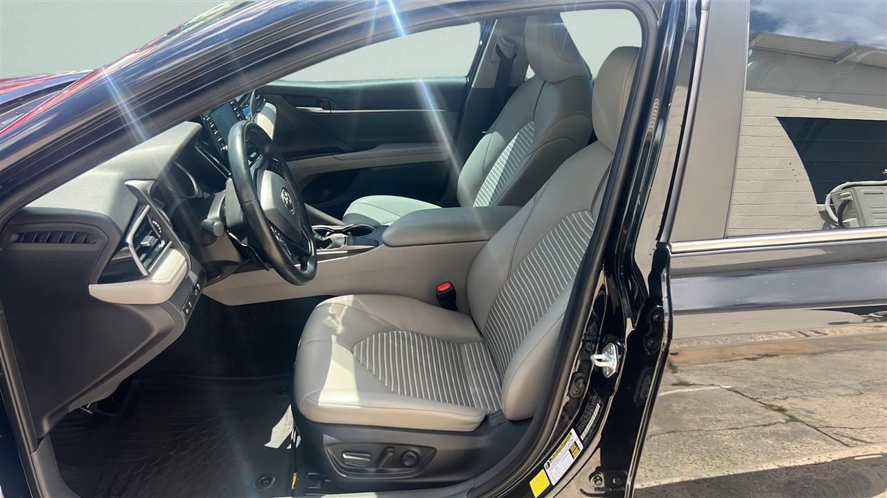 Toyota Camry SE Auto (Natl) 2022
