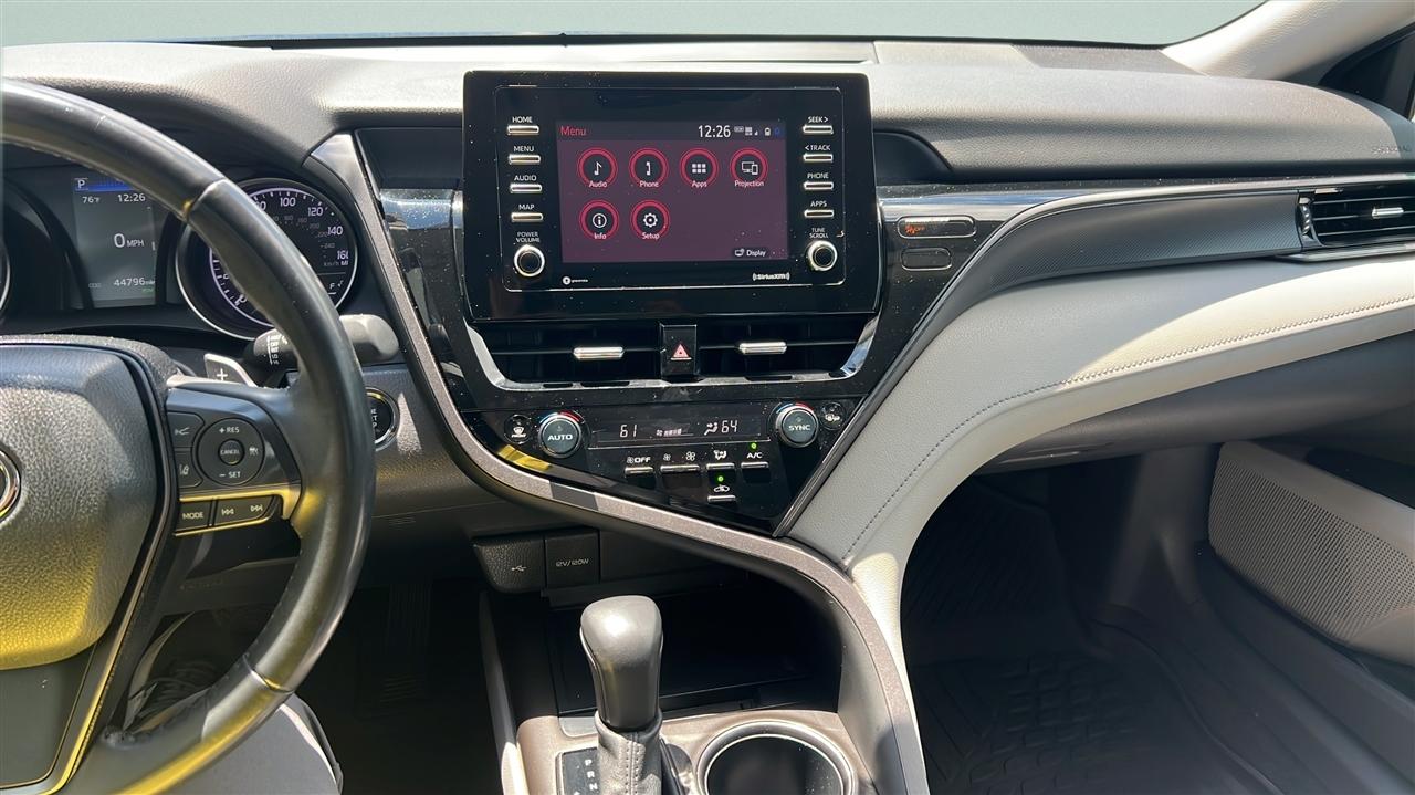 Toyota Camry SE Auto (Natl) 2022