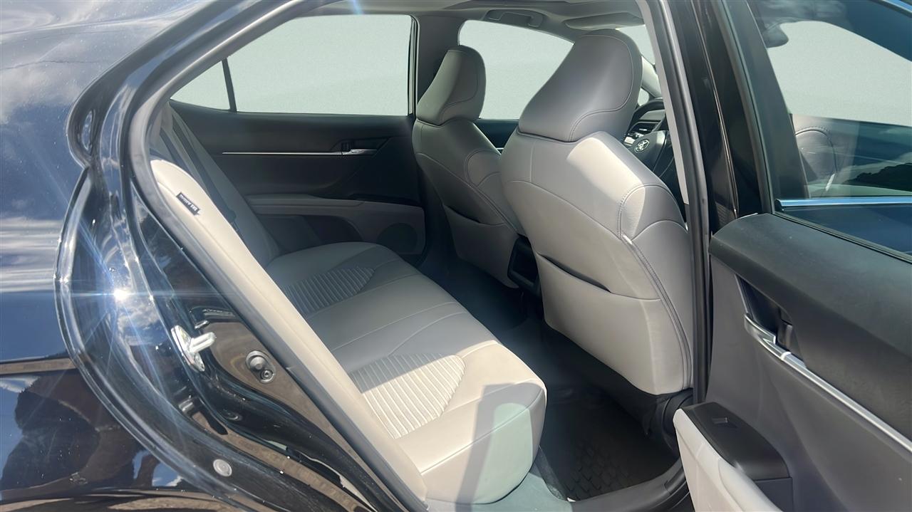 Toyota Camry SE Auto (Natl) 2022