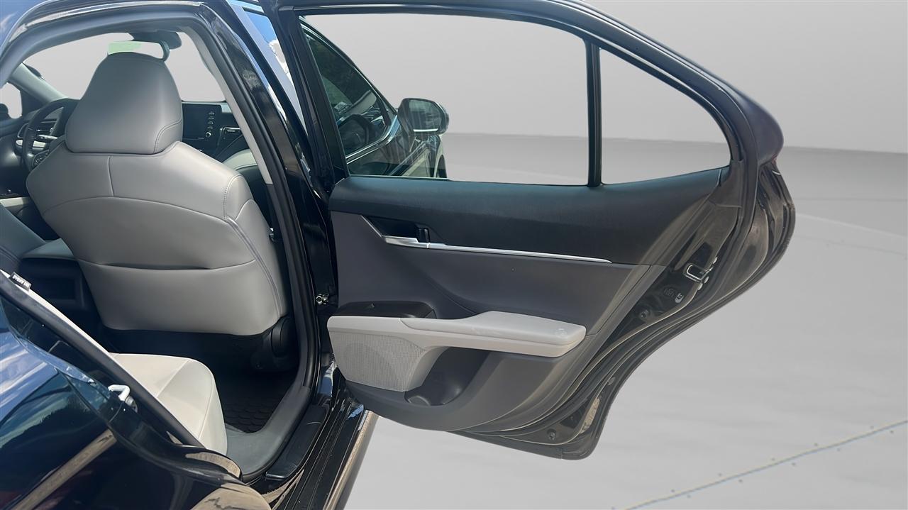 Toyota Camry SE Auto (Natl) 2022