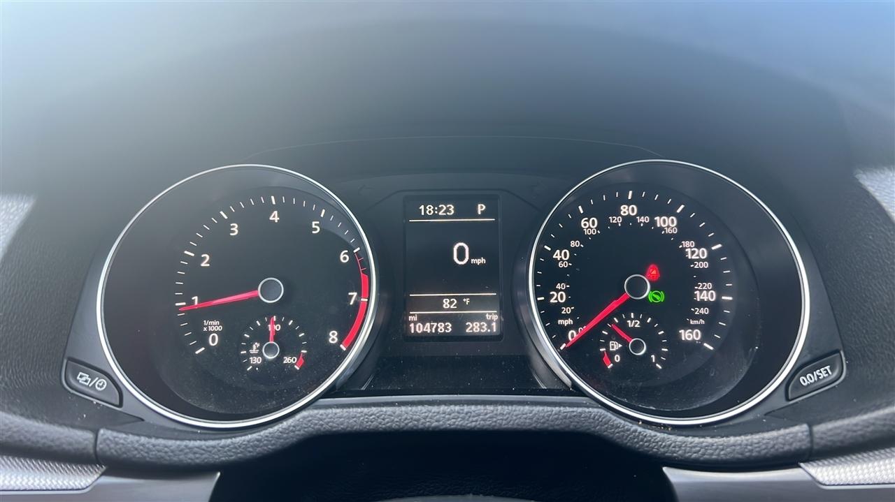 Volkswagen Passat R-Line w/Comfort Pkg Auto 2017