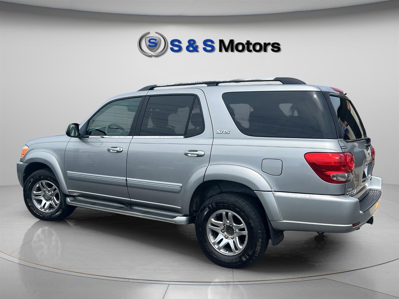 Toyota Sequoia 4dr SR5 (Natl) 2005