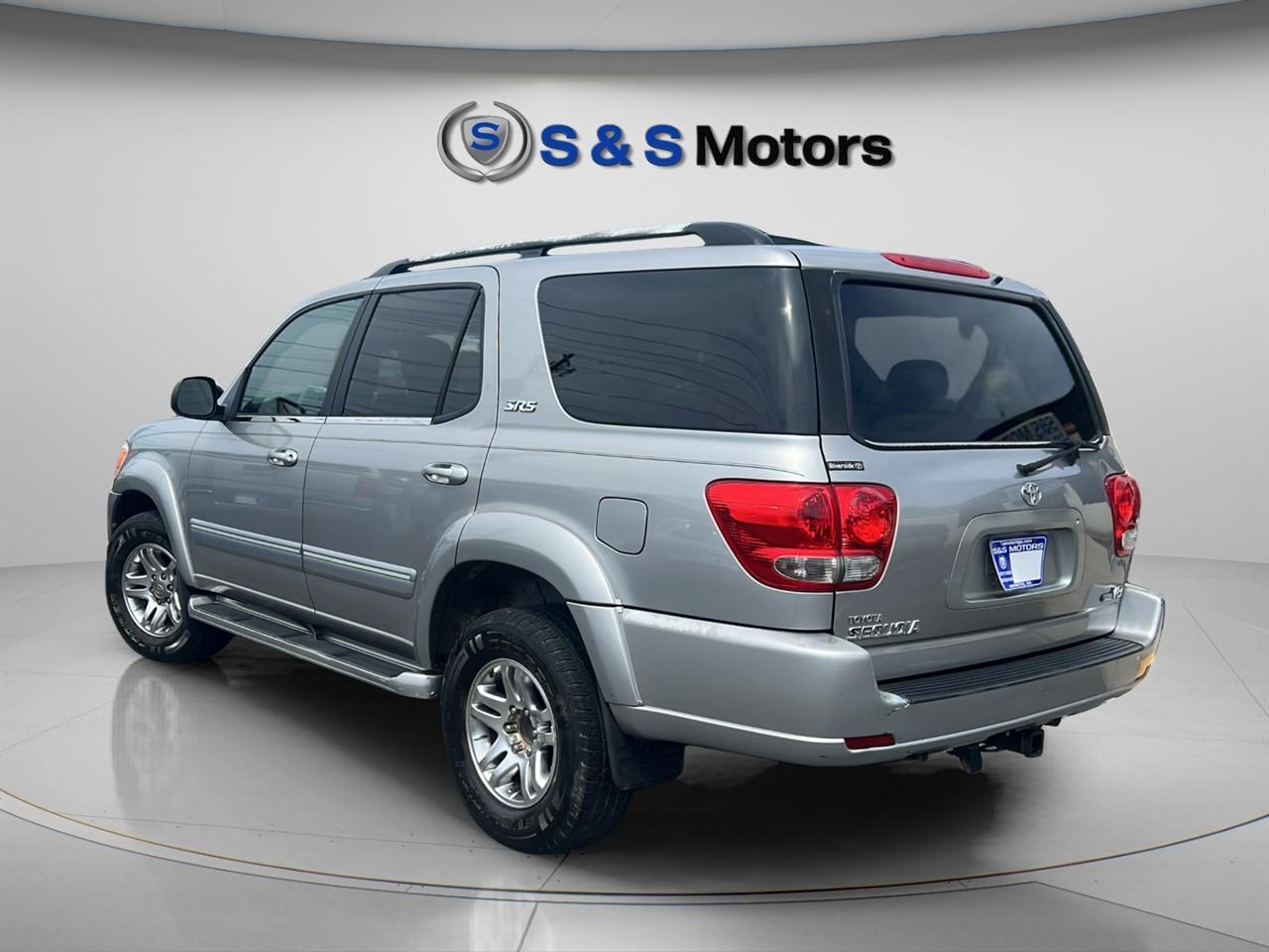Toyota Sequoia 4dr SR5 (Natl) 2005