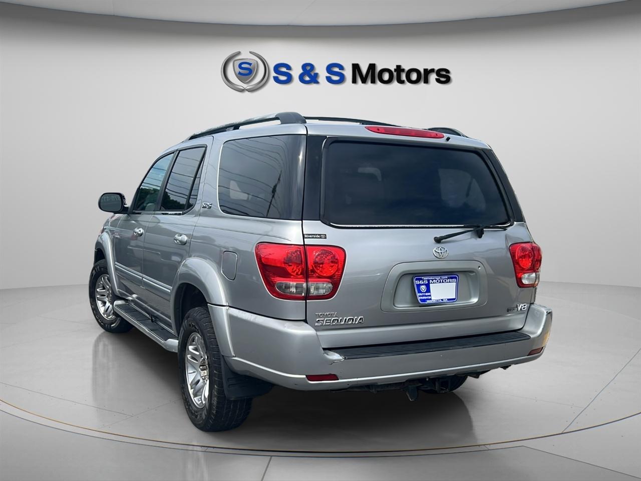 Toyota Sequoia 4dr SR5 (Natl) 2005