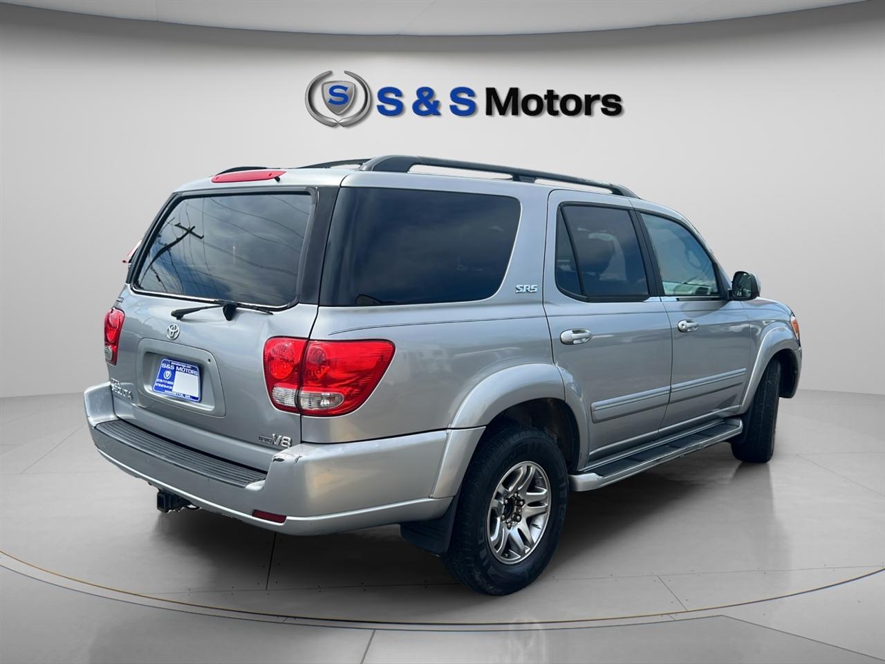 Toyota Sequoia 4dr SR5 (Natl) 2005