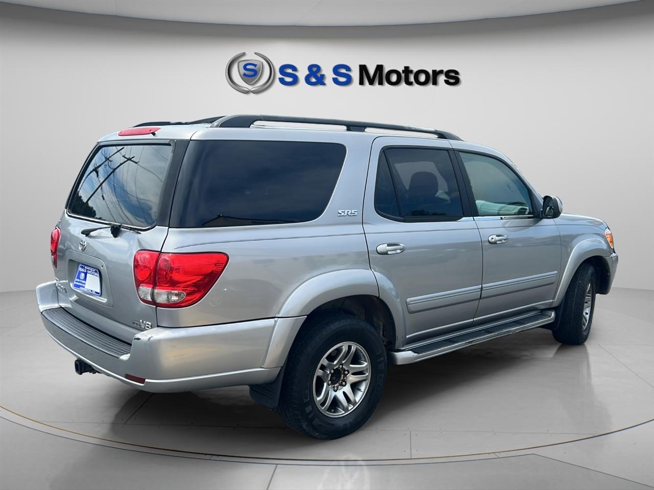 Toyota Sequoia 4dr SR5 (Natl) 2005