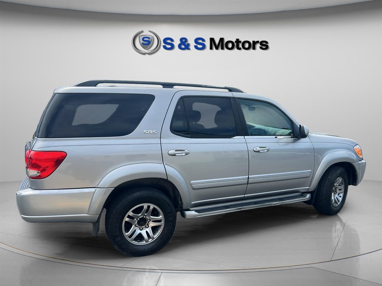 Toyota Sequoia 4dr SR5 (Natl) 2005