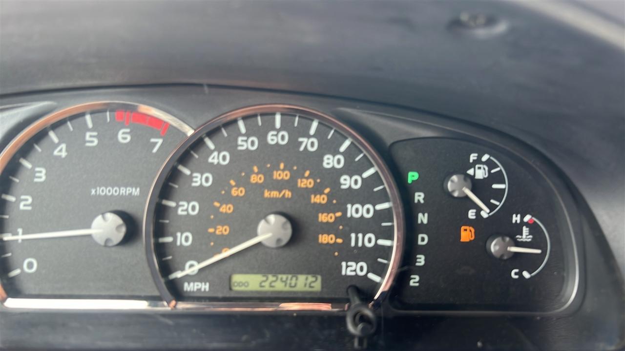 Toyota Sequoia 4dr SR5 (Natl) 2005