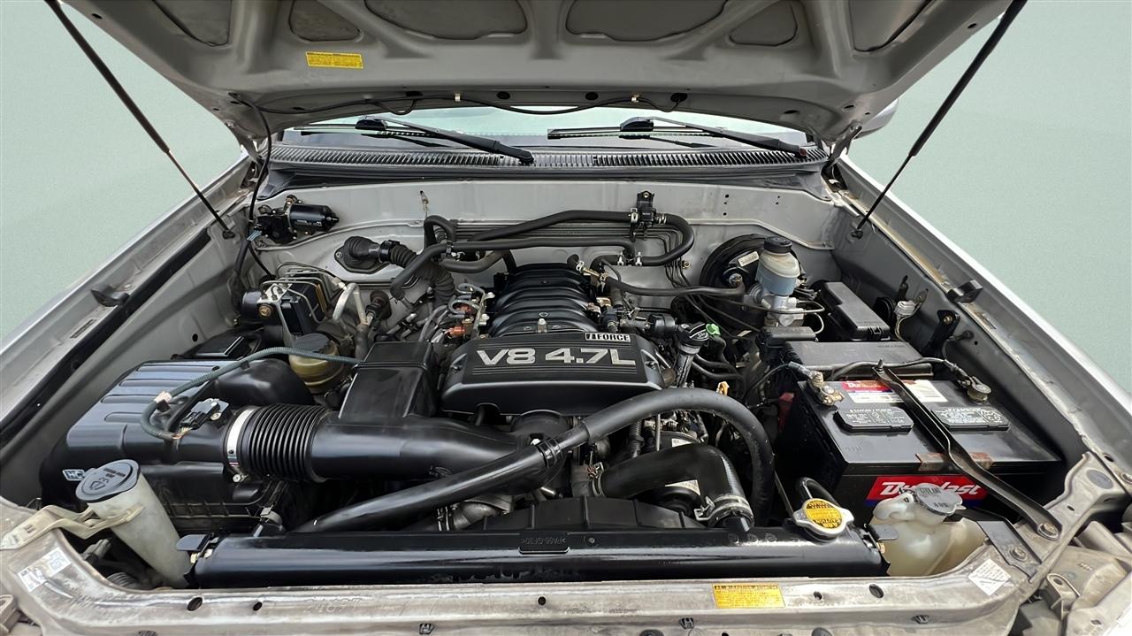 Toyota Sequoia 4dr SR5 (Natl) 2005