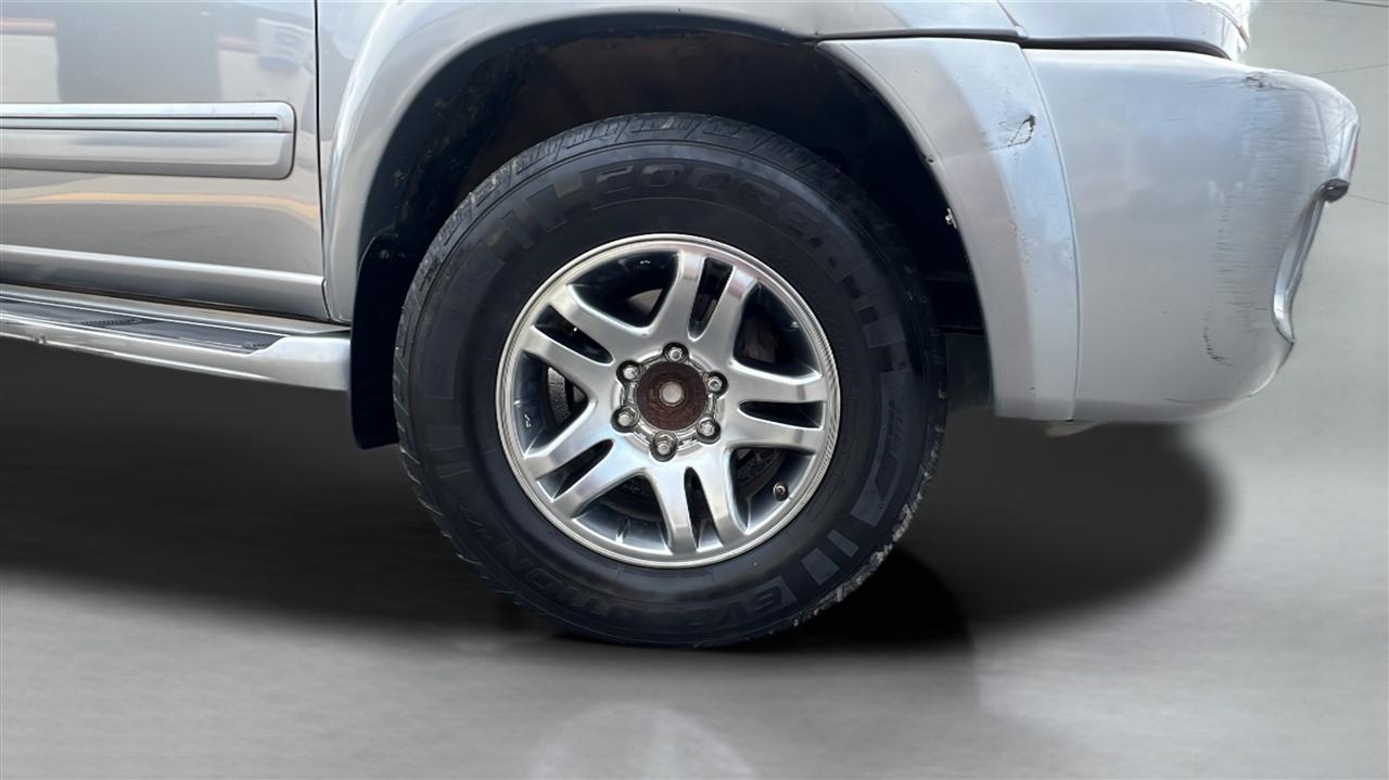 Toyota Sequoia 4dr SR5 (Natl) 2005
