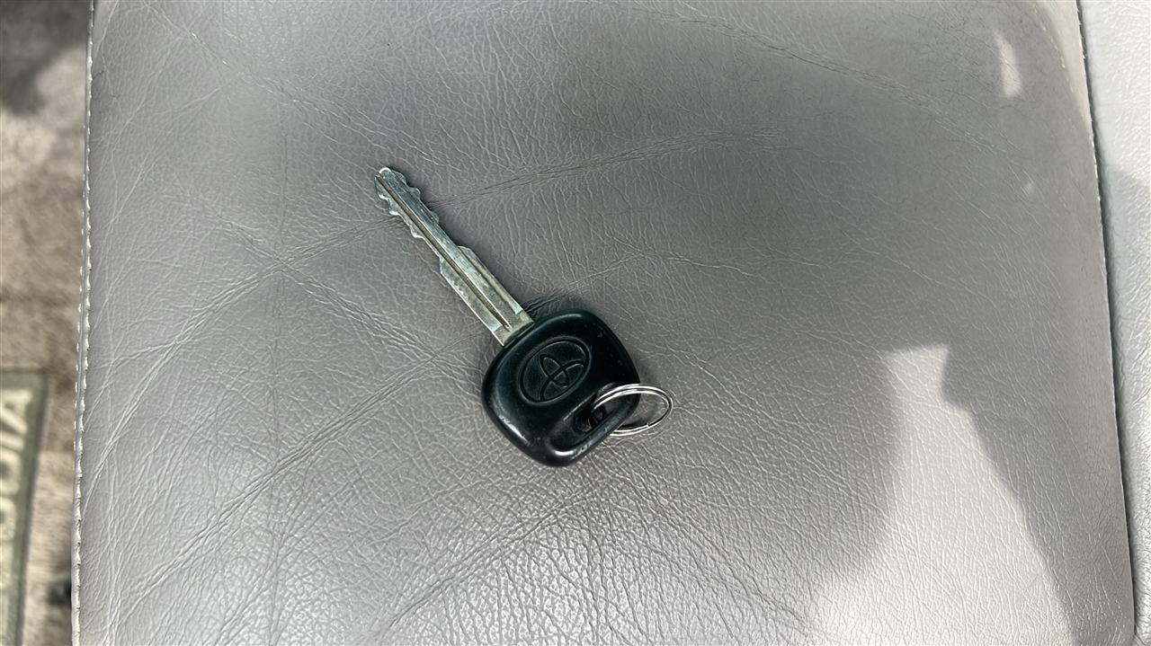 Toyota Sequoia 4dr SR5 (Natl) 2005