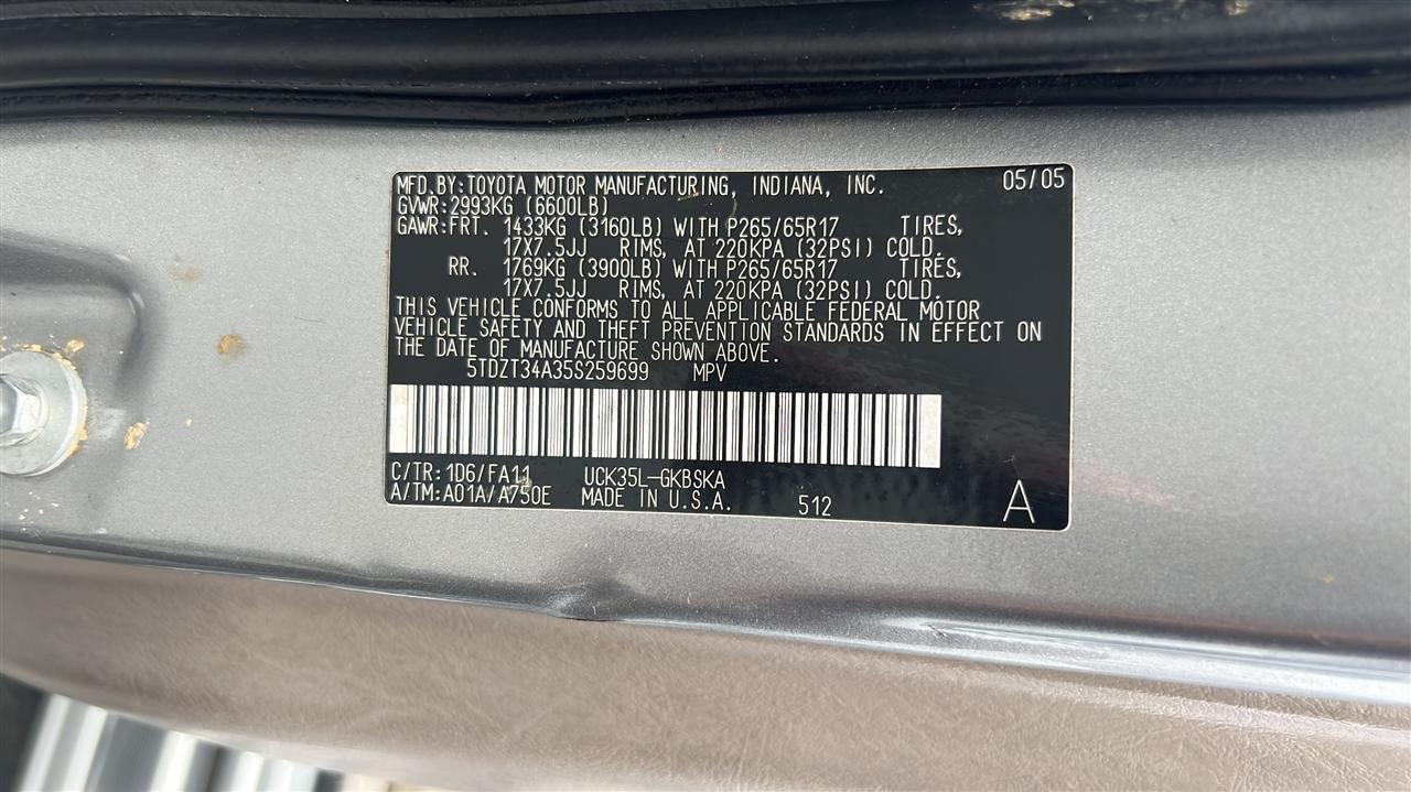 Toyota Sequoia 4dr SR5 (Natl) 2005