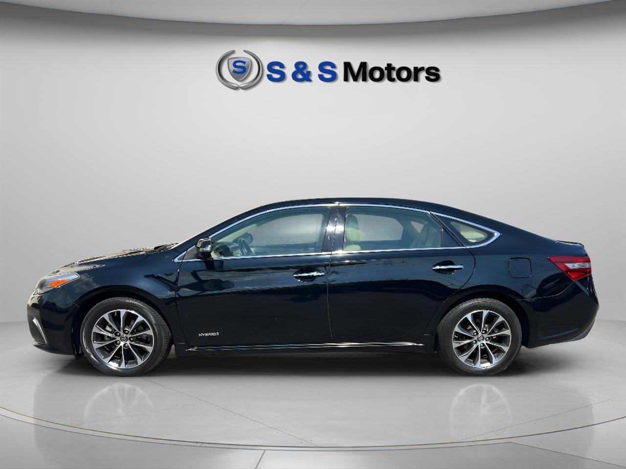 Toyota Avalon Hybrid 4dr Sdn XLE Premium (Natl) 2016