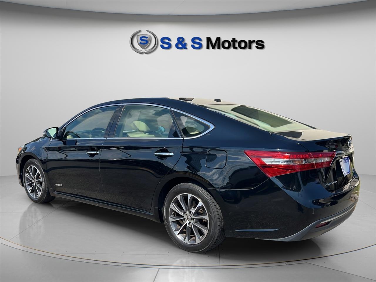 Toyota Avalon Hybrid 4dr Sdn XLE Premium (Natl) 2016