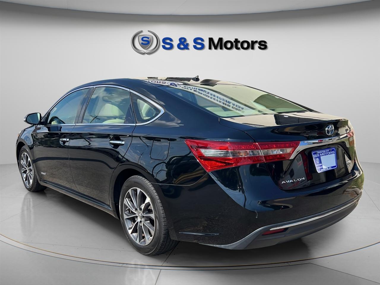 Toyota Avalon Hybrid 4dr Sdn XLE Premium (Natl) 2016