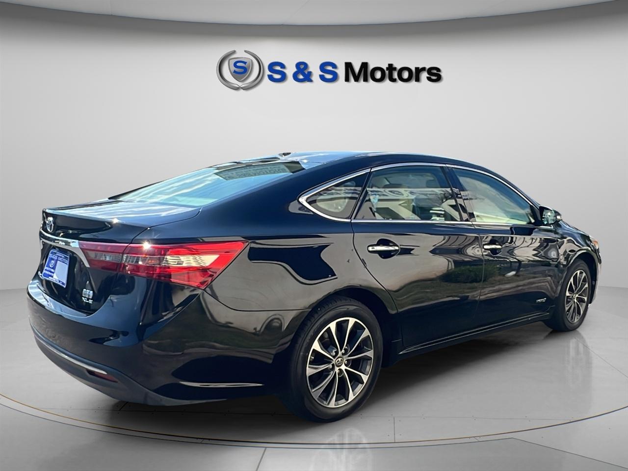 Toyota Avalon Hybrid 4dr Sdn XLE Premium (Natl) 2016