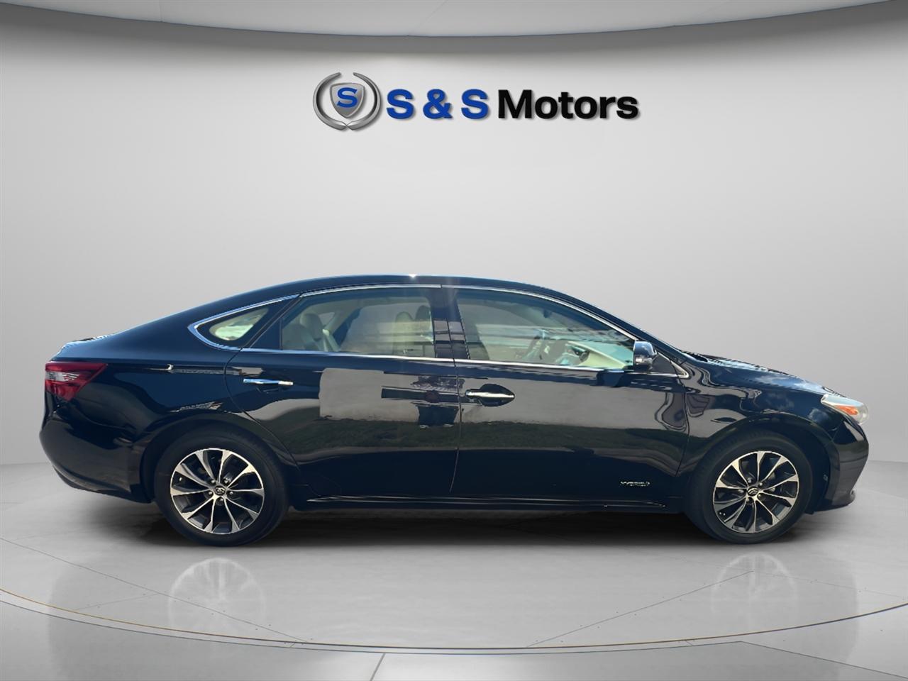 Toyota Avalon Hybrid 4dr Sdn XLE Premium (Natl) 2016