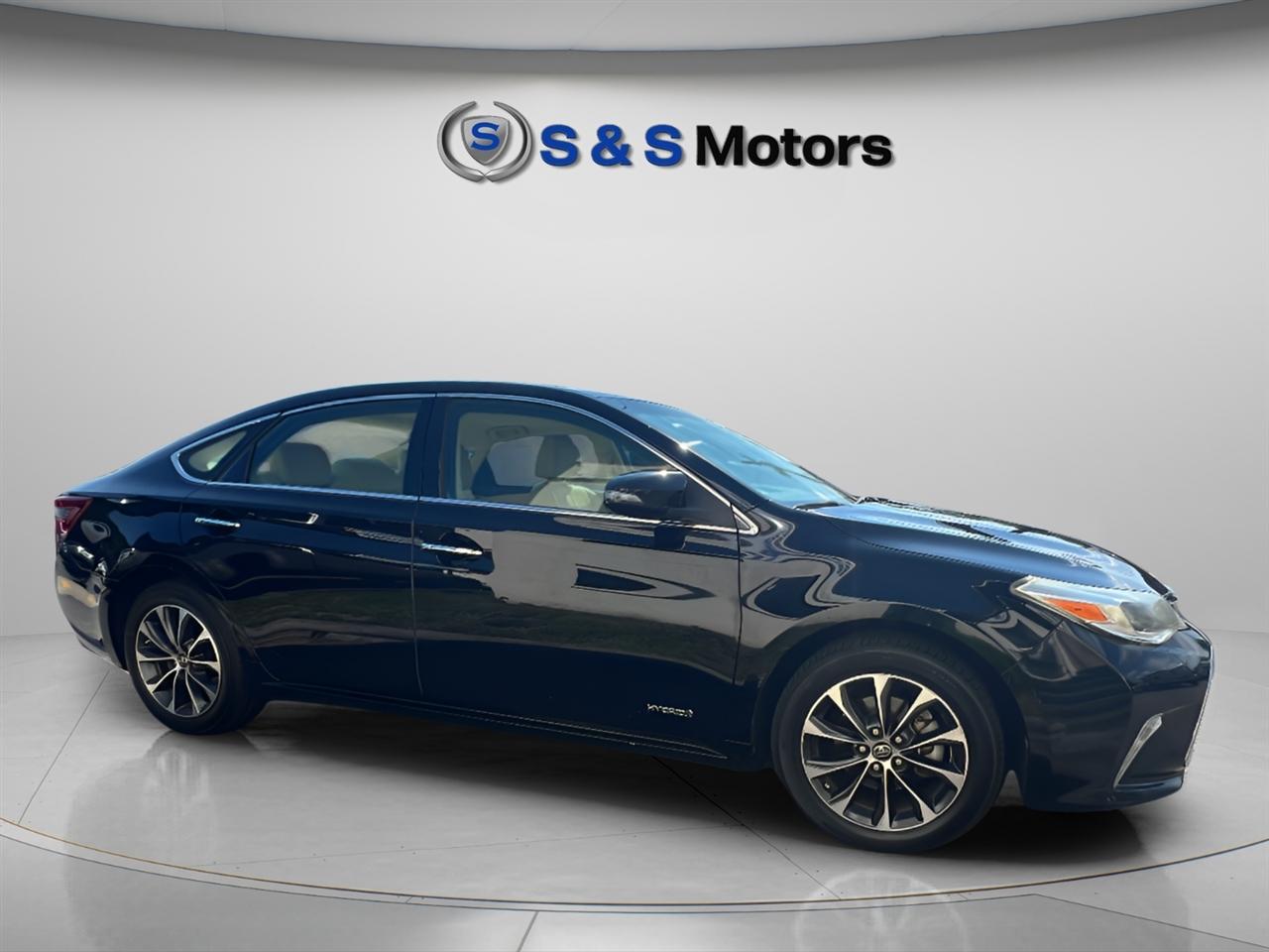 Toyota Avalon Hybrid 4dr Sdn XLE Premium (Natl) 2016