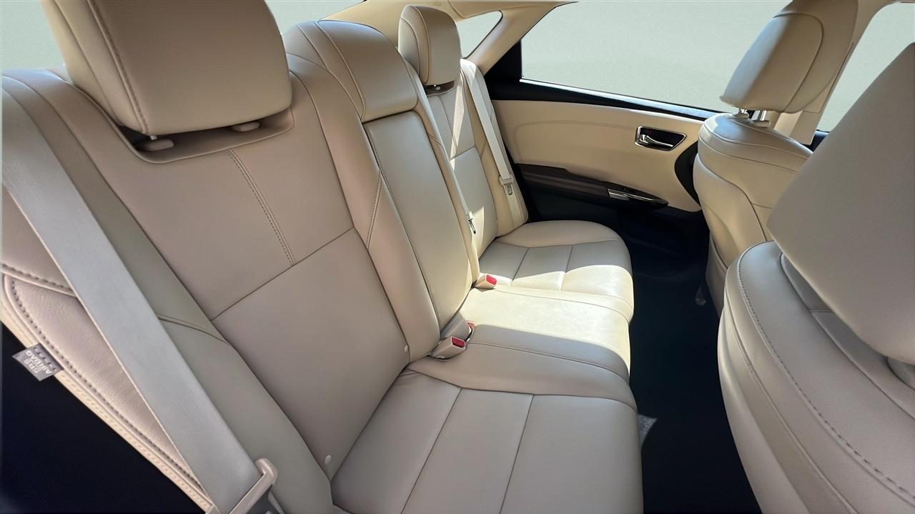 Toyota Avalon Hybrid 4dr Sdn XLE Premium (Natl) 2016