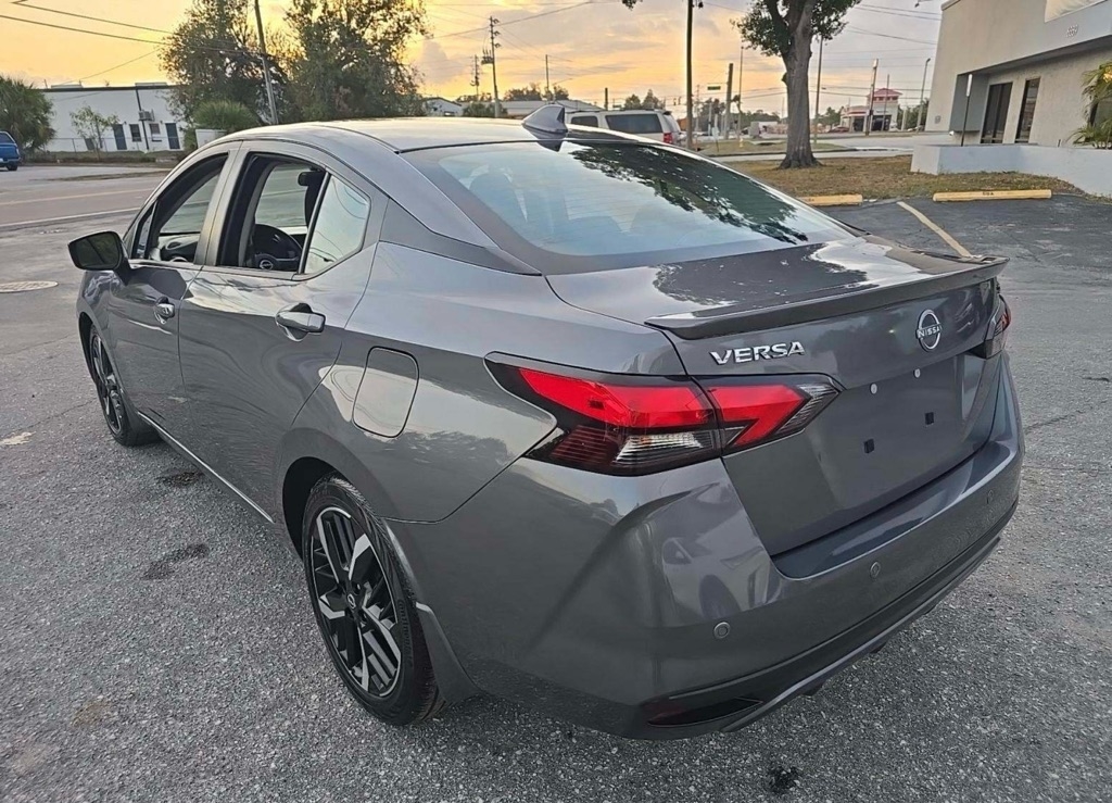 2025 Nissan Versa SR photo 2