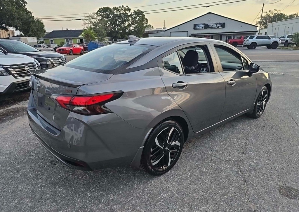 2025 Nissan Versa SR photo 3