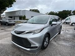 2022 Toyota Sienna 