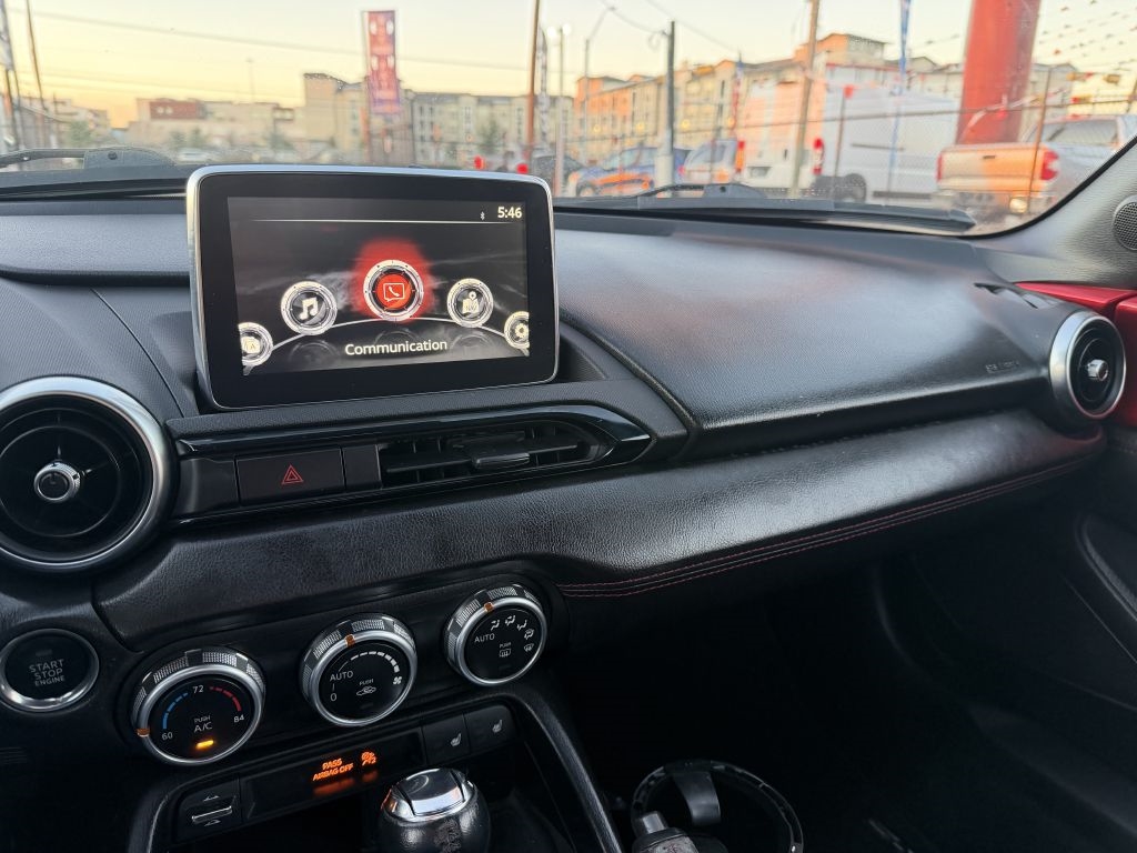 Mazda MX-5 Miata RF Grand Touring 6AT 2017