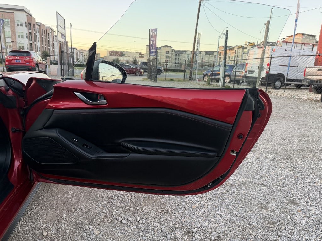 Mazda MX-5 Miata RF Grand Touring 6AT 2017