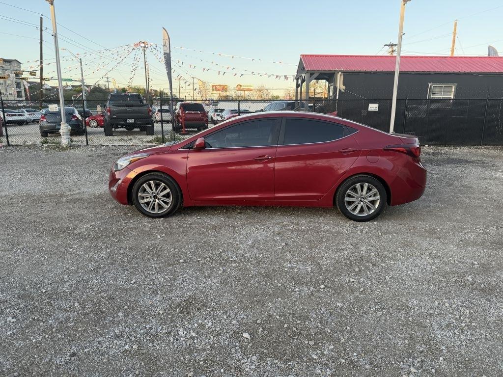 Hyundai Elantra SE 6AT 2015