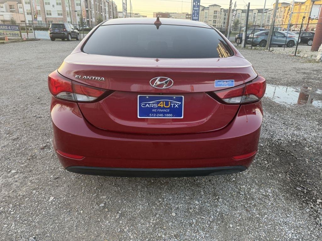 Hyundai Elantra SE 6AT 2015