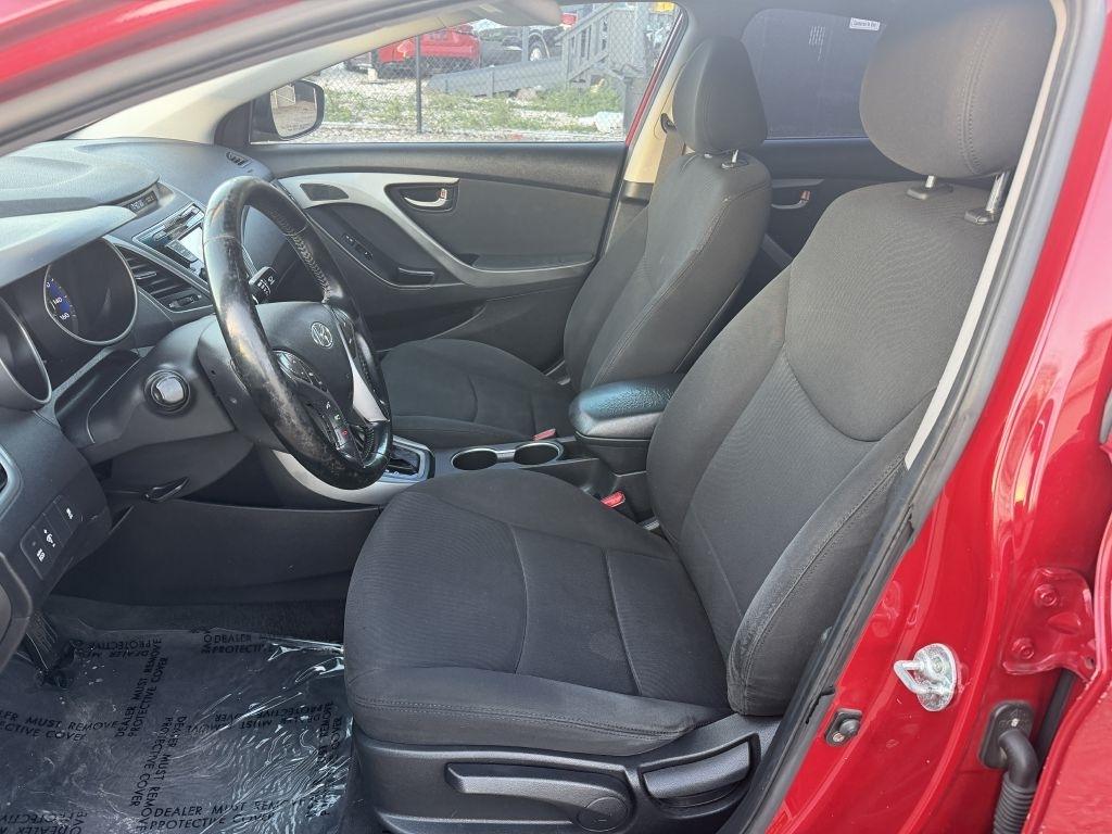 Hyundai Elantra SE 6AT 2015