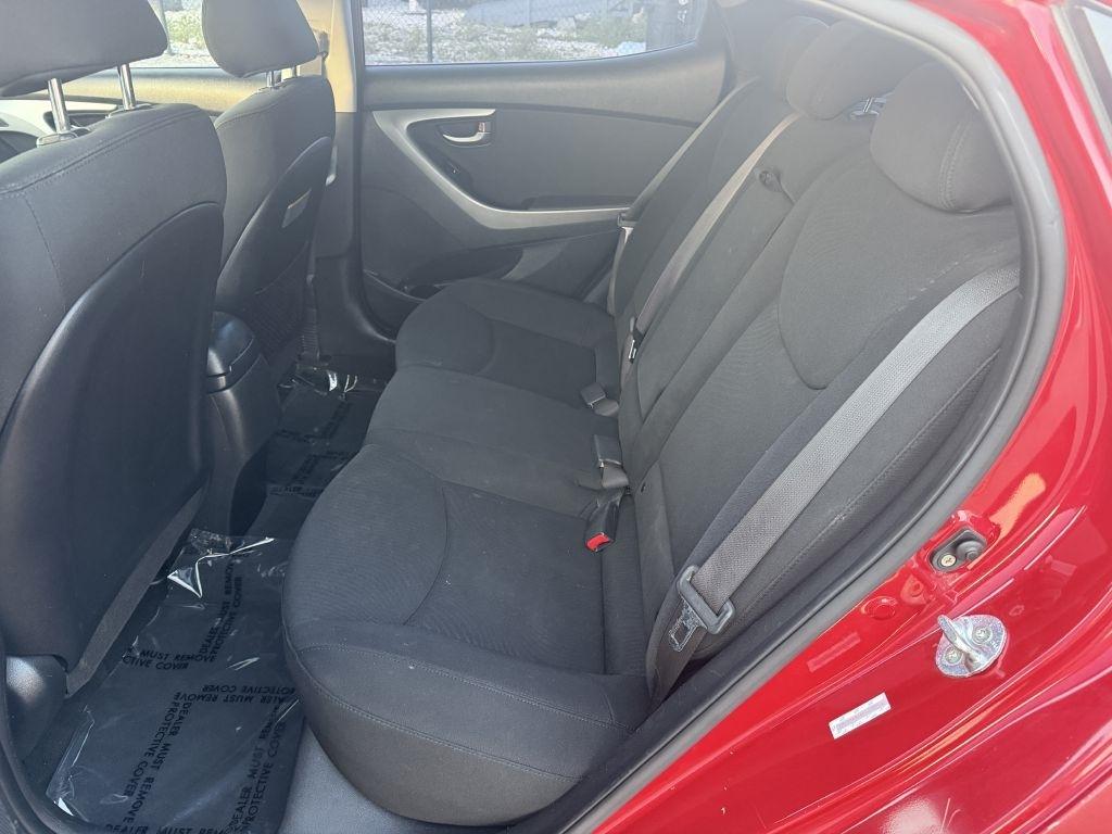 Hyundai Elantra SE 6AT 2015