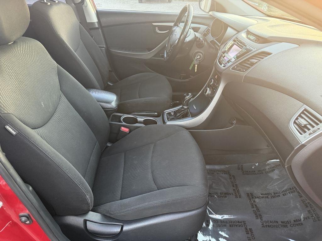 Hyundai Elantra SE 6AT 2015