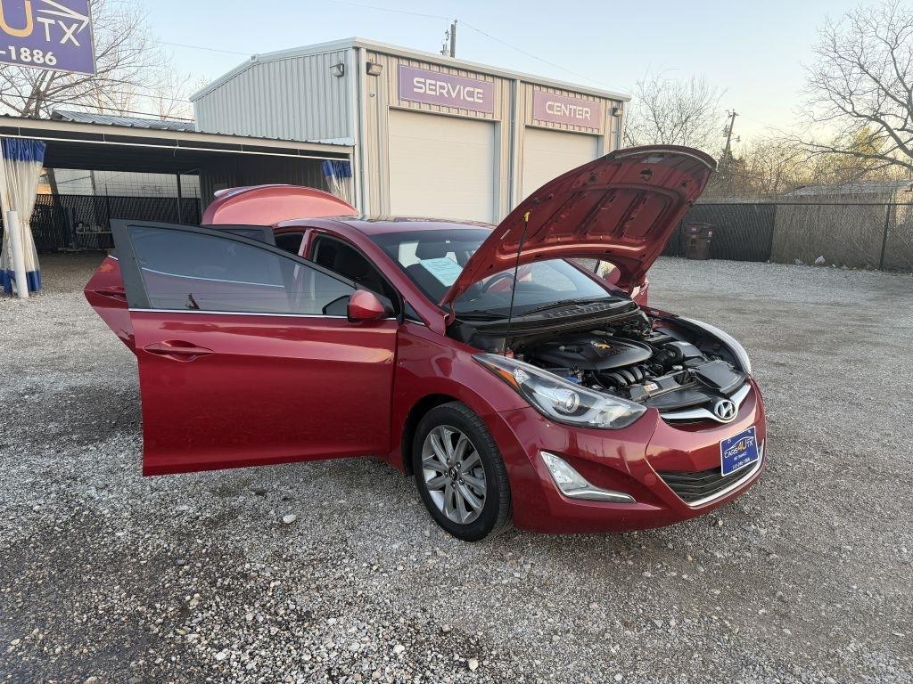 Hyundai Elantra SE 6AT 2015