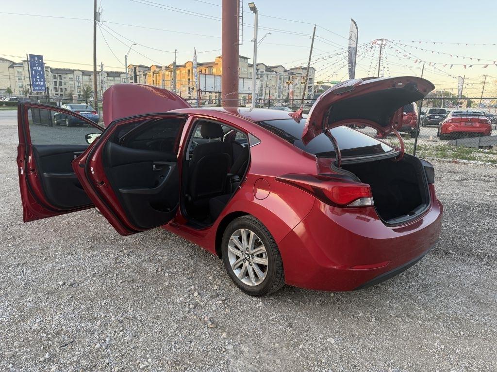 Hyundai Elantra SE 6AT 2015
