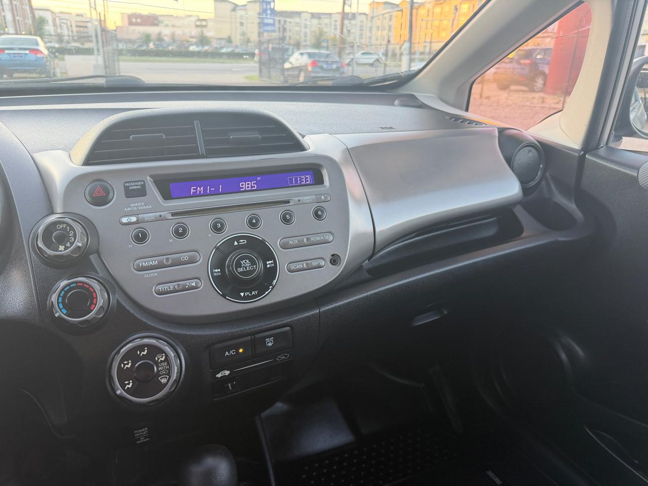 Honda Fit 5-Speed AT 2010