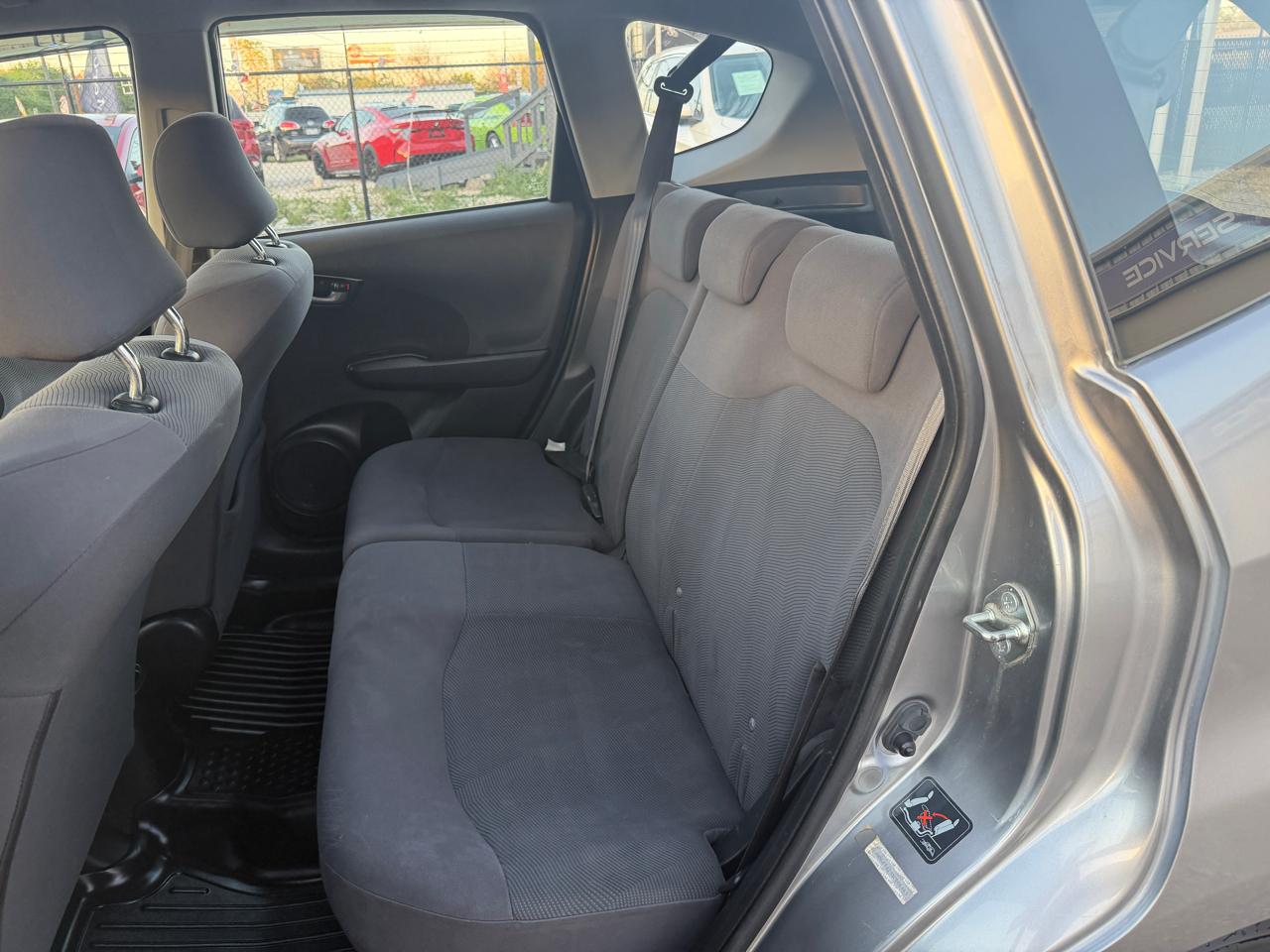 Honda Fit 5-Speed AT 2010