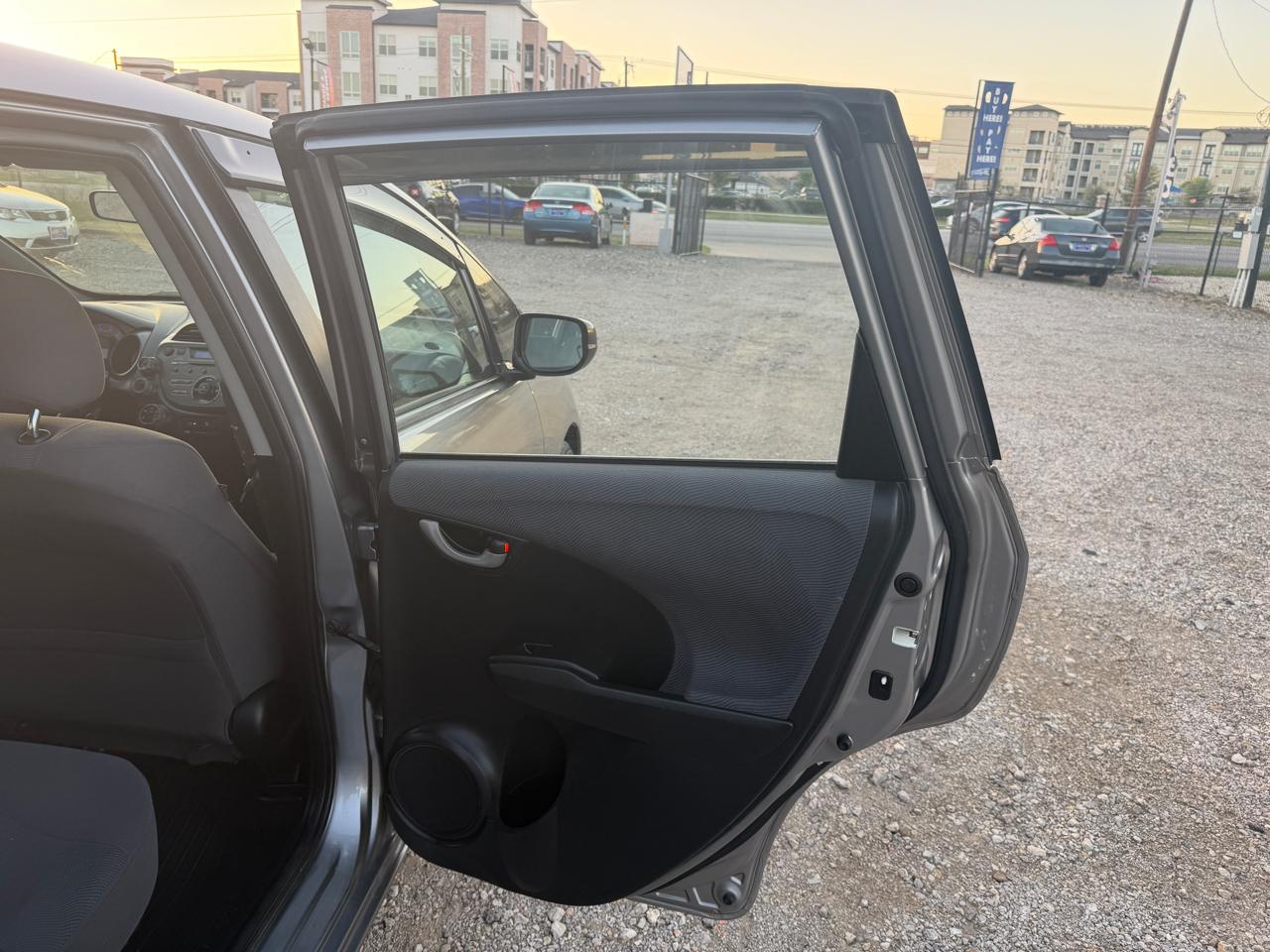 Honda Fit 5-Speed AT 2010