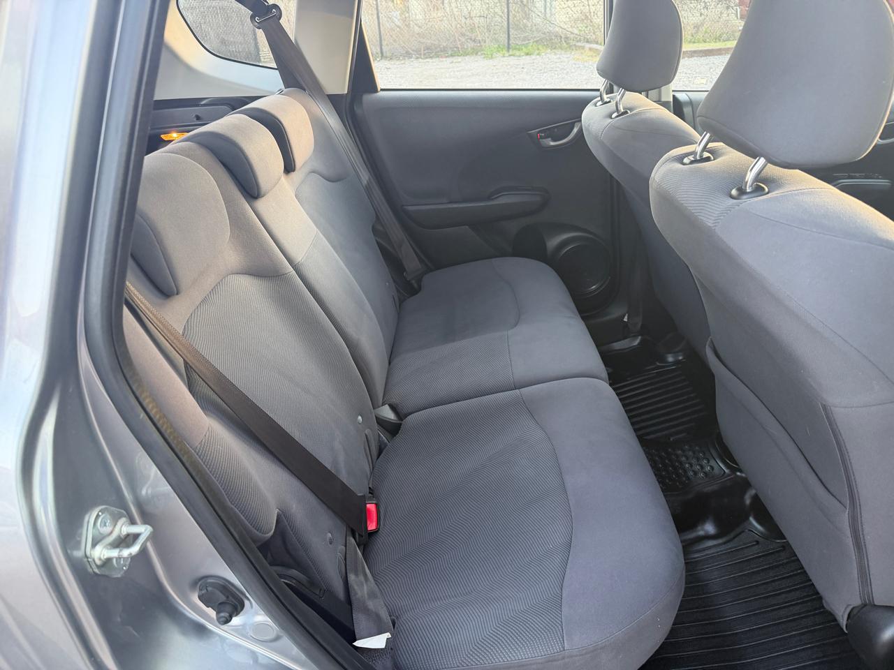 Honda Fit 5-Speed AT 2010