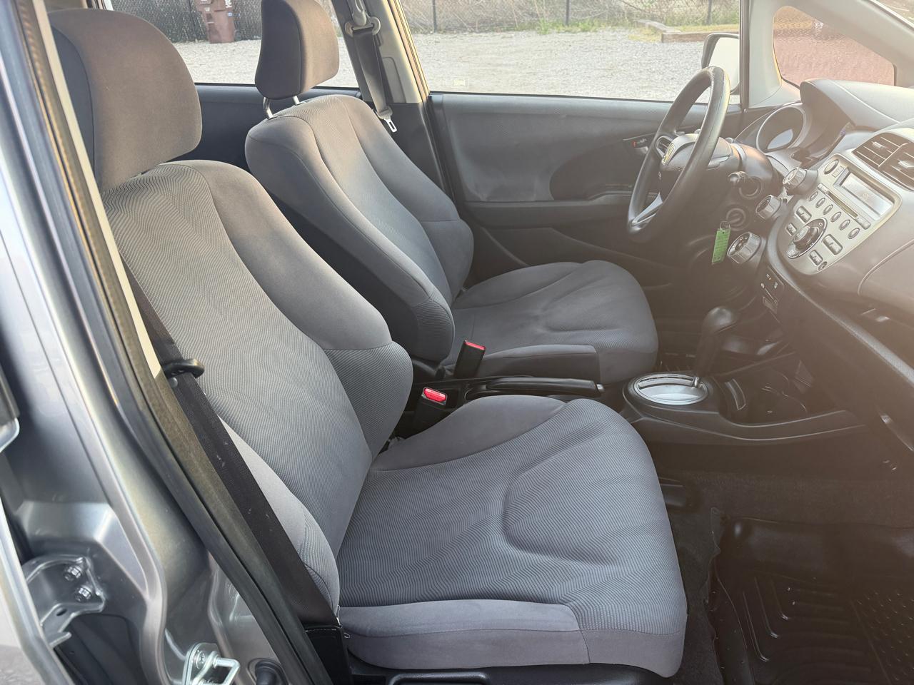 Honda Fit 5-Speed AT 2010