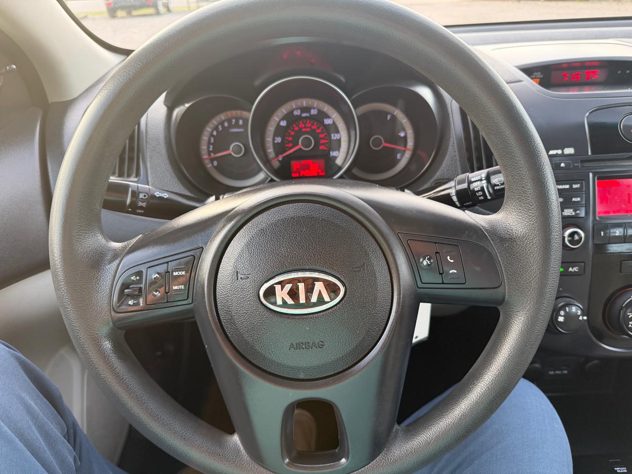 Kia Forte LX 2012