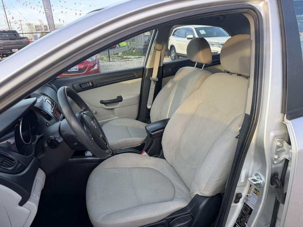 Kia Forte LX 2012