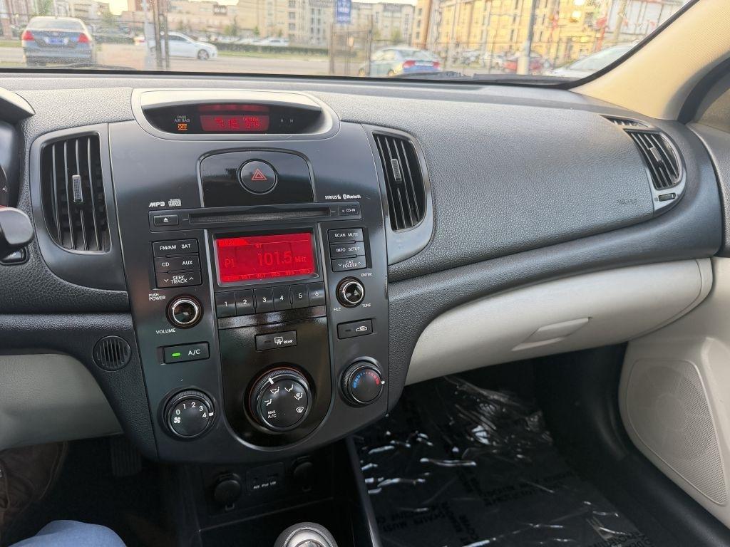 Kia Forte LX 2012