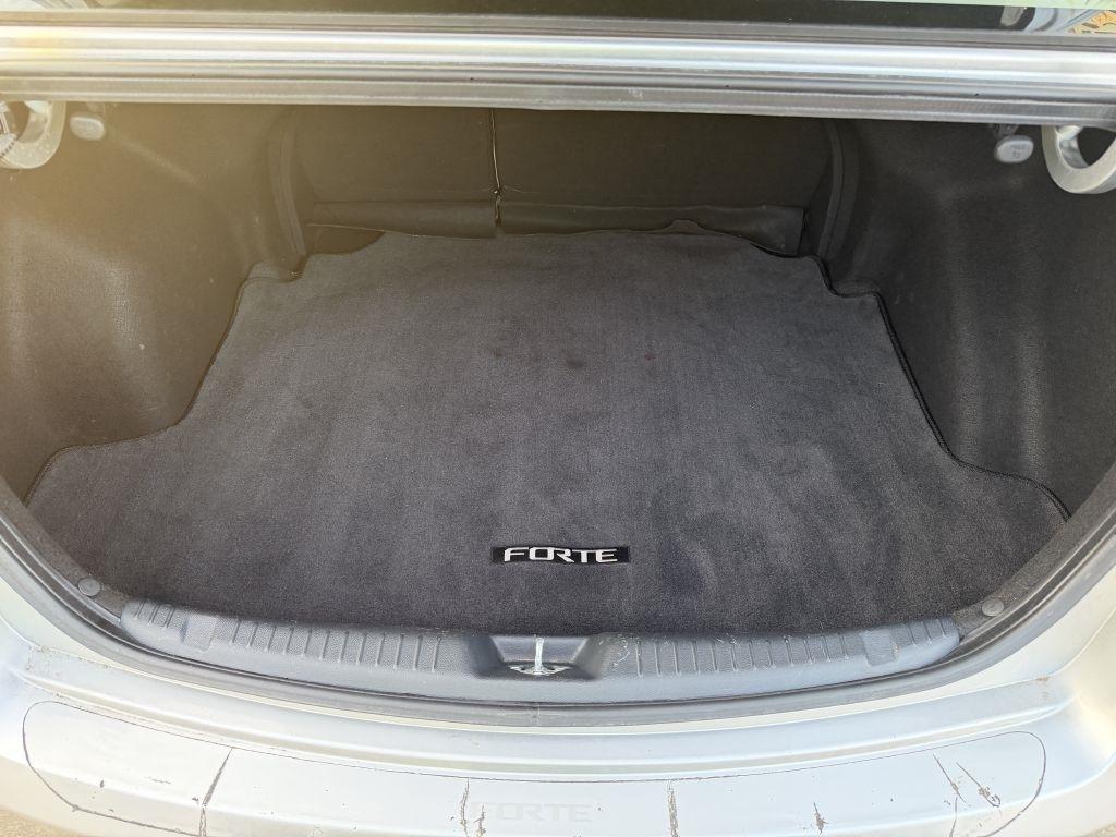 Kia Forte LX 2012