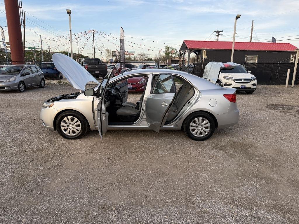 Kia Forte LX 2012