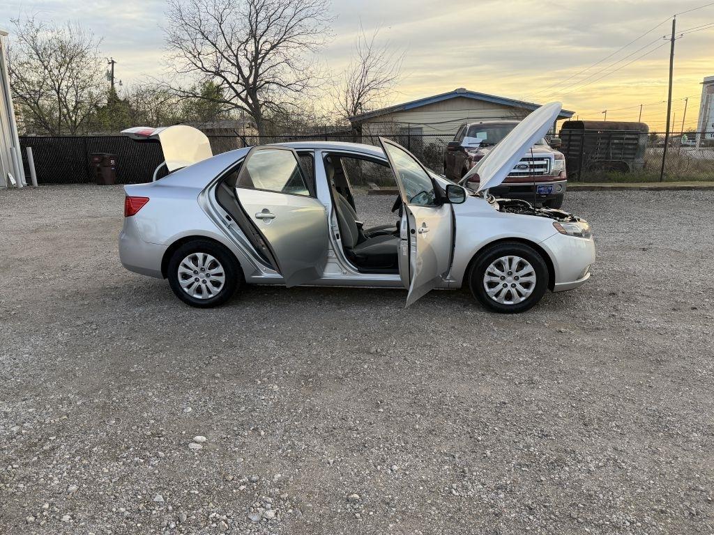 Kia Forte LX 2012